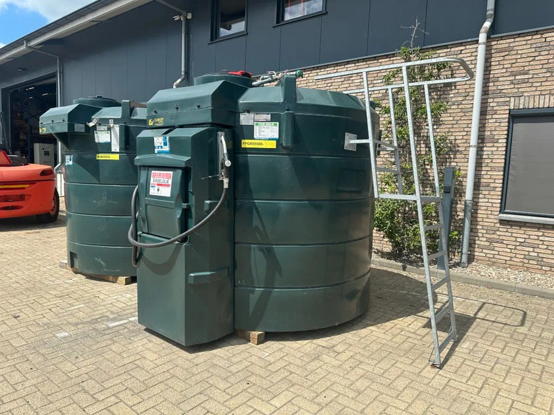 Carbery Kiwa dubbelwandig met mangat Dieseltank 5700 liter met 230 V pompset New ! Overstock - Jūras konteiners: foto 5 Carbery Kiwa dubbelwandig met mangat Dieseltank 5700 liter met 230 V pompset New ! Overstock - Jūras konteiners: foto 5