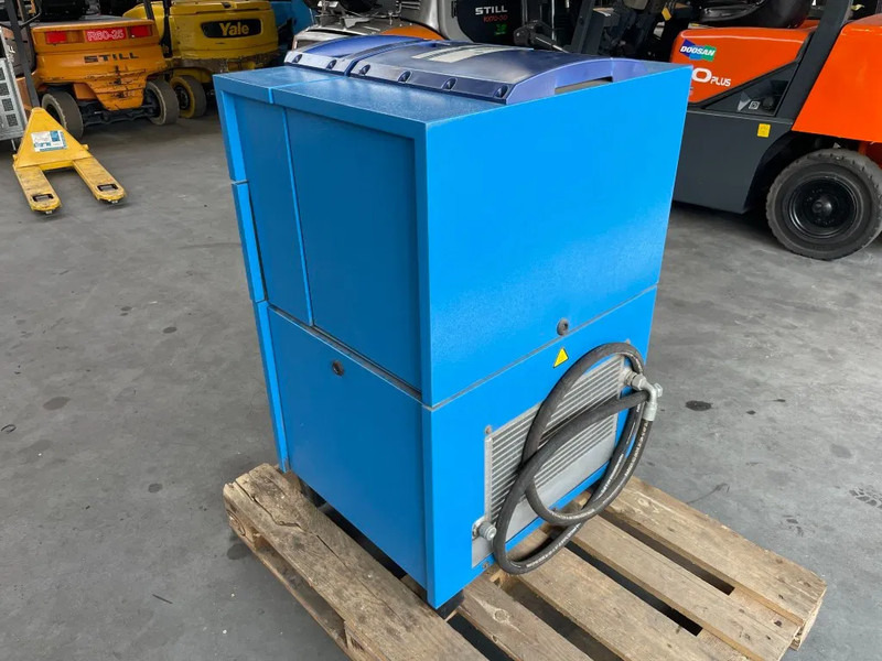 Compair L07 - 7,5A Schroefcompressor 750L/min als nieuw! - Gaisa kompresors: foto 5 Compair L07 - 7,5A Schroefcompressor 750L/min als nieuw! - Gaisa kompresors: foto 5