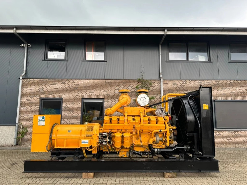 Cummins KTA 50 G1 SDMO Leroy Somer 1125 kVA generatorset ex emergency 580 hours - Elektroģenerators: foto 2 Cummins KTA 50 G1 SDMO Leroy Somer 1125 kVA generatorset ex emergency 580 hours - Elektroģenerators: foto 2