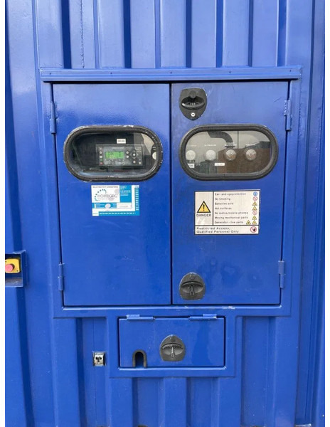Cummins QSK45-G4 Stamford 1600 kVA 20FT container genset - Elektroģenerators: foto 4 Cummins QSK45-G4 Stamford 1600 kVA 20FT container genset - Elektroģenerators: foto 4