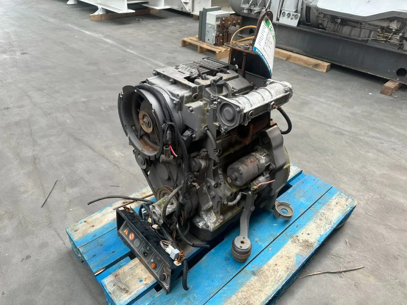 Deutz F2L 1011 Diesel Motor 20.5 kW 28 PK 2 cylinder diesel Engine - Dzinējs - Iekraušanas tehnika: foto 5 Deutz F2L 1011 Diesel Motor 20.5 kW 28 PK 2 cylinder diesel Engine - Dzinējs - Iekraušanas tehnika: foto 5