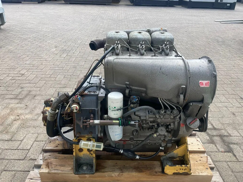 Deutz F3L 912 Motor 3 cilinder 38 kW 52 PK Diesel Motor - Dzinējs - Iekraušanas tehnika: foto 1 Deutz F3L 912 Motor 3 cilinder 38 kW 52 PK Diesel Motor - Dzinējs - Iekraušanas tehnika: foto 1