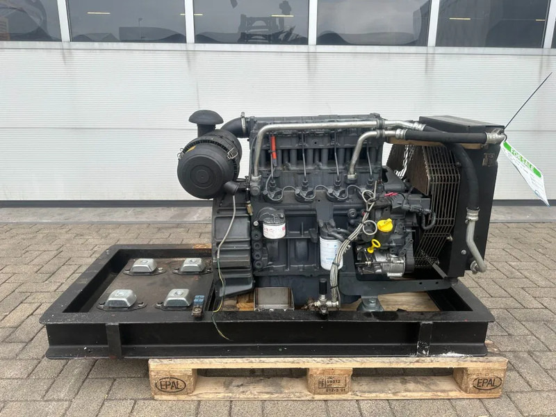 Deutz F4M 2011 Diesel motor 30 kW 39 PK bij 1500 rpm as New ! - Dzinējs - Iekraušanas tehnika: foto 1 Deutz F4M 2011 Diesel motor 30 kW 39 PK bij 1500 rpm as New ! - Dzinējs - Iekraušanas tehnika: foto 1