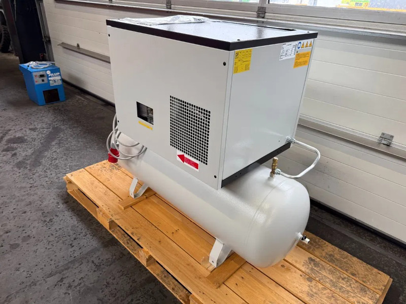 Fiac LS 8 - 200 Elektrische Schroefcompressor 6 kW 736 L / min 10 Bar New ! Overstock ! - Gaisa kompresors: foto 5 Fiac LS 8 - 200 Elektrische Schroefcompressor 6 kW 736 L / min 10 Bar New ! Overstock ! - Gaisa kompresors: foto 5