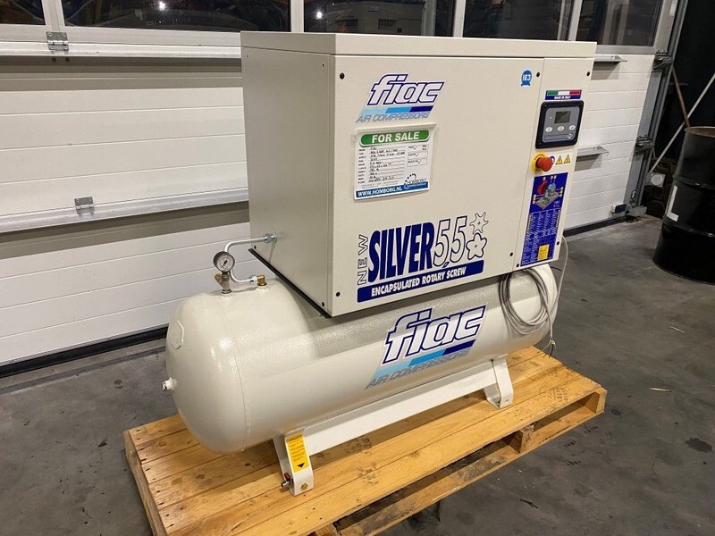 Fiac NewSilver 5.5 / 200 Silent 4 kW 450 L / min 10 Bar Elektrische Schroefcompressor met ketel - Gaisa kompresors: foto 3 Fiac NewSilver 5.5 / 200 Silent 4 kW 450 L / min 10 Bar Elektrische Schroefcompressor met ketel - Gaisa kompresors: foto 3