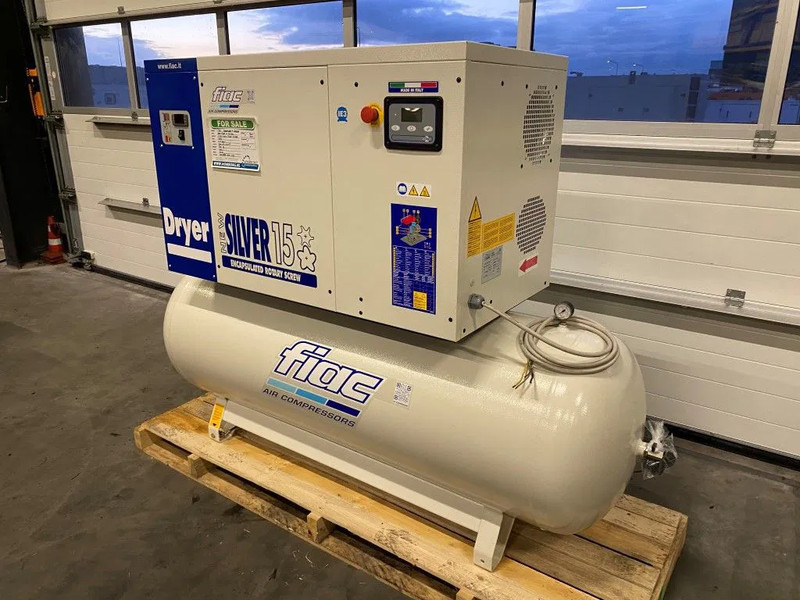 Fiac NewSilver D 15 / 500 NewSilver D 15 / 500 - 1430 L / min 11 kW 10 bar Elektrische Schroefcompressor + Droger - Gaisa kompresors: foto 5 Fiac NewSilver D 15 / 500 NewSilver D 15 / 500 - 1430 L / min 11 kW 10 bar Elektrische Schroefcompressor + Droger - Gaisa kompresors: foto 5