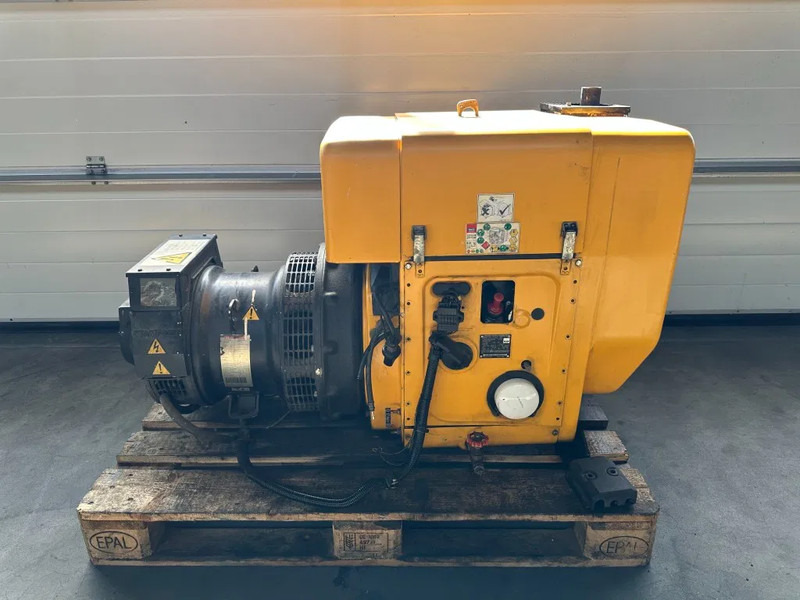 Hatz 2L41C Stamford 17.5 kVA Silentpack generatorset - Elektroģenerators: foto 1 Hatz 2L41C Stamford 17.5 kVA Silentpack generatorset - Elektroģenerators: foto 1