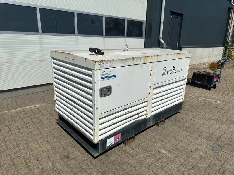 Hatz 3L41C Silentpack 22.5 kVA Silent generatorset - Elektroģenerators: foto 5 Hatz 3L41C Silentpack 22.5 kVA Silent generatorset - Elektroģenerators: foto 5