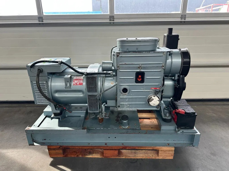 Hatz 3M40L Mecc Alte Spa 40 kVA generatorset ex Emergency ! 22 hours ! - Elektroģenerators: foto 2 Hatz 3M40L Mecc Alte Spa 40 kVA generatorset ex Emergency ! 22 hours ! - Elektroģenerators: foto 2