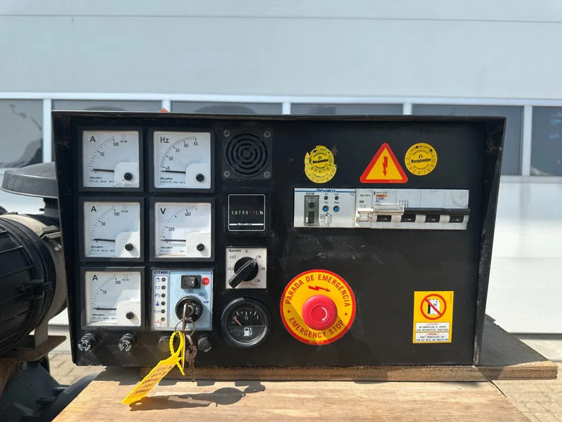 Himoinsa Iveco FPT NEF 45 Stamford 60 kVA noodstroom generatorset - Elektroģenerators: foto 5 Himoinsa Iveco FPT NEF 45 Stamford 60 kVA noodstroom generatorset - Elektroģenerators: foto 5