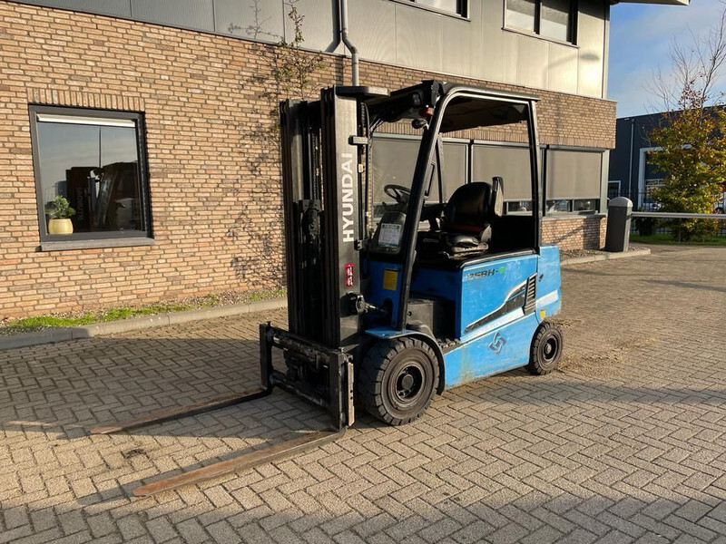 Hyundai 25BH-9 Elektra 2.5 ton Triplex Freelift Sideshift Heftruck - Elektroiekrāvējs: foto 2 Hyundai 25BH-9 Elektra 2.5 ton Triplex Freelift Sideshift Heftruck - Elektroiekrāvējs: foto 2