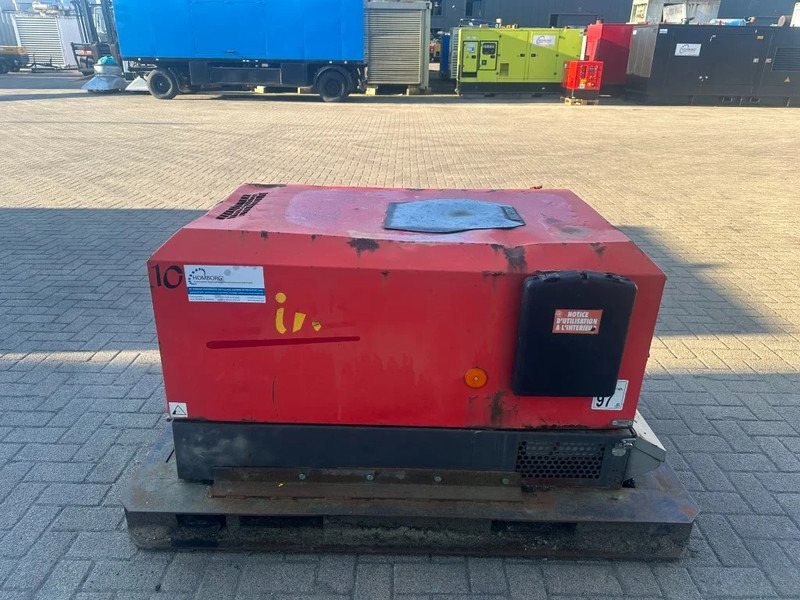 Ingersoll Rand 720 R1051SF Kubota D1005 Diesel Compressor 2000 L / min 17.5 kW 8.6 Bar - Gaisa kompresors: foto 5 Ingersoll Rand 720 R1051SF Kubota D1005 Diesel Compressor 2000 L / min 17.5 kW 8.6 Bar - Gaisa kompresors: foto 5