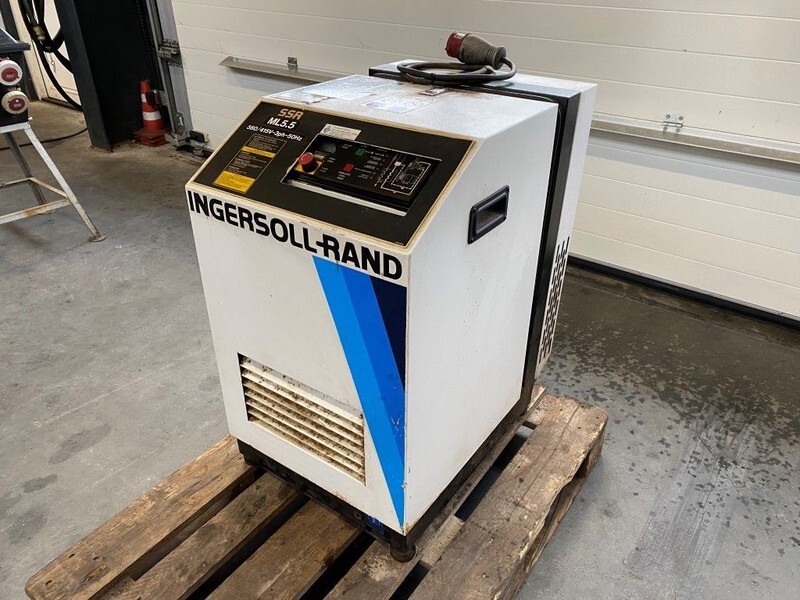 Ingersoll Rand SSR ML 5.5 SSR ML5.5 6 kW 800 L / min 7.5 Bar Elektrische Schroefcompressor - Gaisa kompresors: foto 4 Ingersoll Rand SSR ML 5.5 SSR ML5.5 6 kW 800 L / min 7.5 Bar Elektrische Schroefcompressor - Gaisa kompresors: foto 4