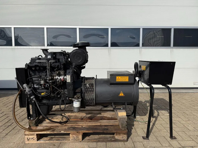 Iveco FPT Himoinsa Mecc Alte Spa 75 kVA generatorset - Elektroģenerators: foto 1 Iveco FPT Himoinsa Mecc Alte Spa 75 kVA generatorset - Elektroģenerators: foto 1