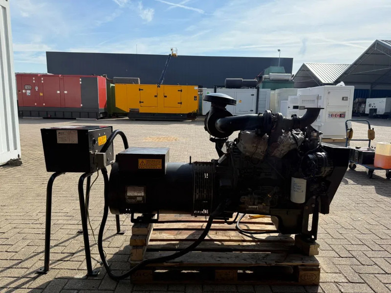 Iveco FPT Himoinsa Mecc Alte Spa 75 kVA generatorset - Elektroģenerators: foto 2 Iveco FPT Himoinsa Mecc Alte Spa 75 kVA generatorset - Elektroģenerators: foto 2