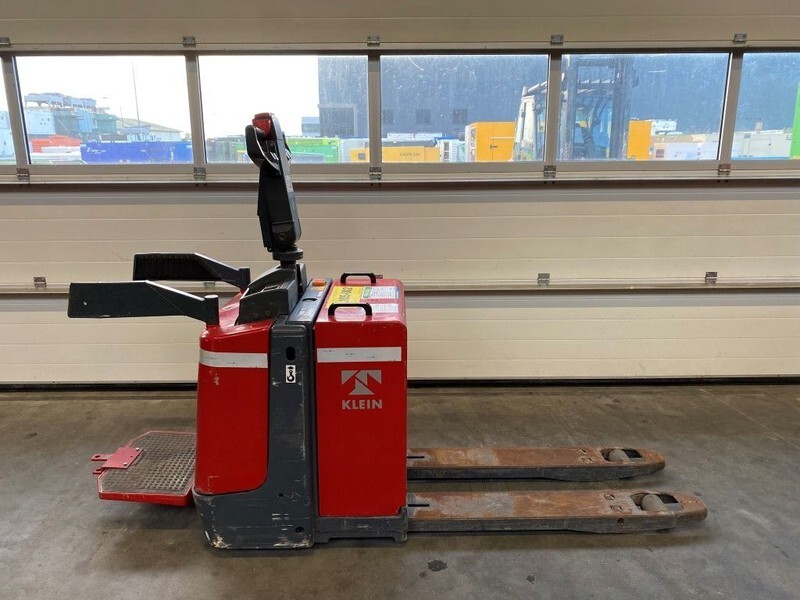 Jungheinrich ERE 20 2 ton Elektrische Pallet truck meerijder - Rokas palešu ratiņi: foto 2 Jungheinrich ERE 20 2 ton Elektrische Pallet truck meerijder - Rokas palešu ratiņi: foto 2