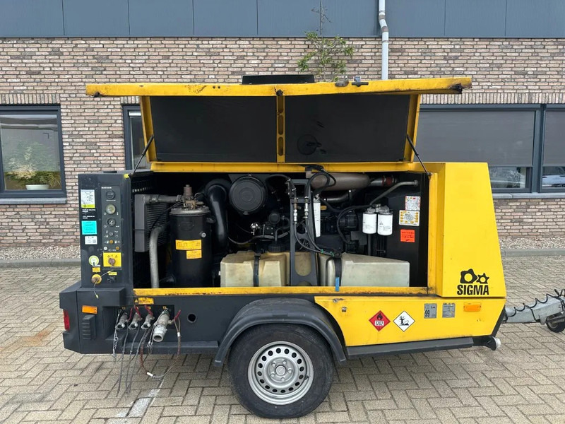 Kaeser M122 Deutz 11.1 m3 / min 10 Bar 83 kW Mobiele Diesel Compressor - Gaisa kompresors: foto 2 Kaeser M122 Deutz 11.1 m3 / min 10 Bar 83 kW Mobiele Diesel Compressor - Gaisa kompresors: foto 2