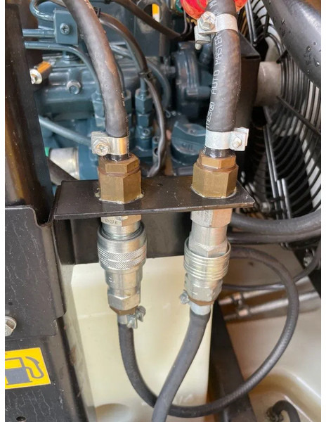 Gaisa kompresors Kaeser M27 Kubota 2,7 m3 / min 7 Bar 18 kW Mobiele Silent Diesel Compressor: foto 14
