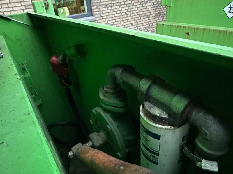Kiwa IBC Steenbergen 2000 liter Dieseltank met handpomp Milieutank - Uzglabāšanas tvertne: foto 5 Kiwa IBC Steenbergen 2000 liter Dieseltank met handpomp Milieutank - Uzglabāšanas tvertne: foto 5