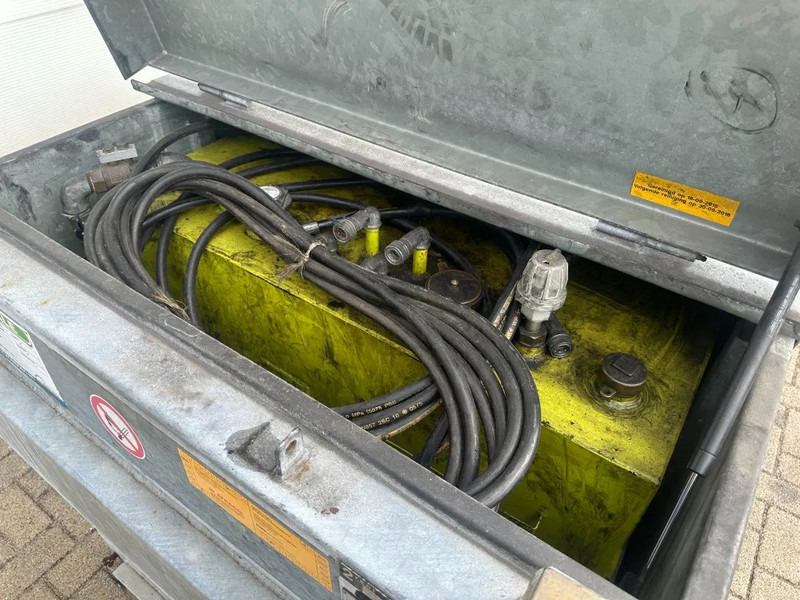 Kiwa IBC Steenbergen 750 liter Dieseltank met Handpomp Milieutank Gegalvaniseerd - Uzglabāšanas tvertne: foto 5 Kiwa IBC Steenbergen 750 liter Dieseltank met Handpomp Milieutank Gegalvaniseerd - Uzglabāšanas tvertne: foto 5
