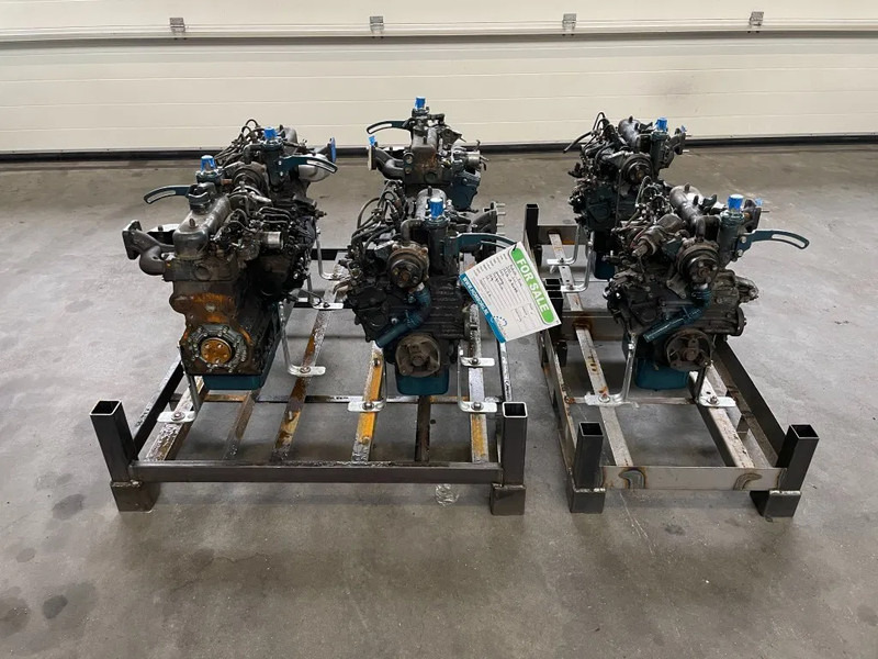 Kubota D722 dieselmotor 3 cilinder 18 PK (6 stuks!) - Dzinējs - Iekraušanas tehnika: foto 2 Kubota D722 dieselmotor 3 cilinder 18 PK (6 stuks!) - Dzinējs - Iekraušanas tehnika: foto 2