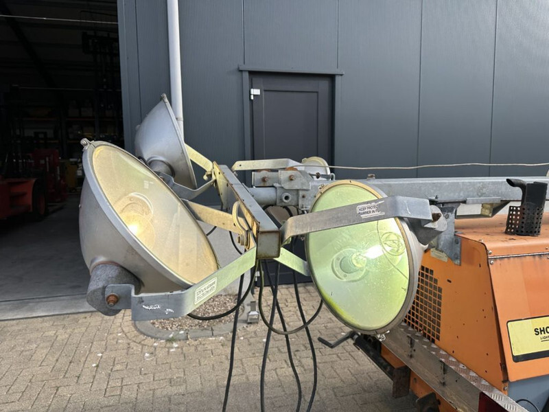 Kubota D905 Allmand Mobiele Lichtmast Aggregaat Light Tower 8.1 meter - Apgaismojuma stabs: foto 2 Kubota D905 Allmand Mobiele Lichtmast Aggregaat Light Tower 8.1 meter - Apgaismojuma stabs: foto 2