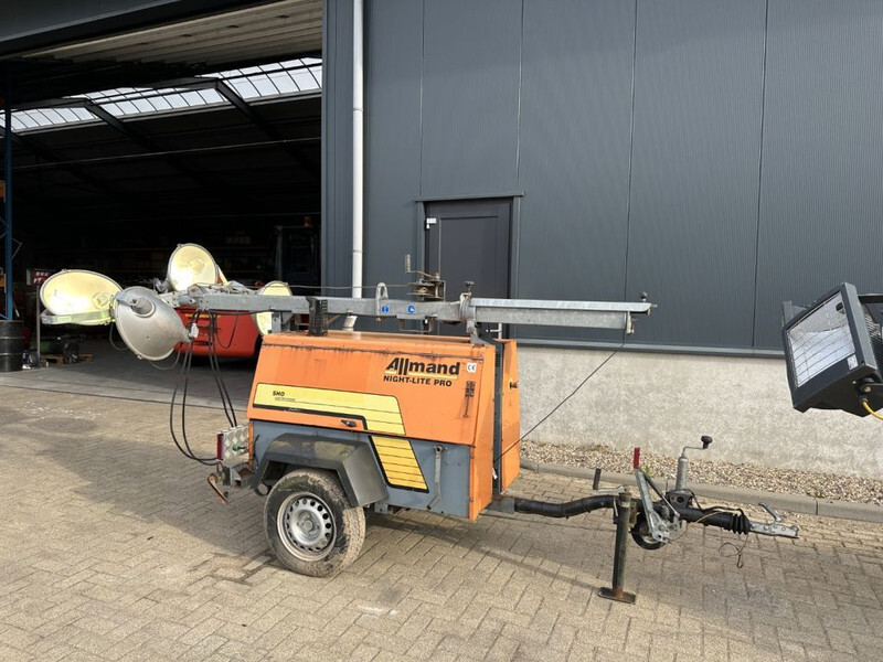 Kubota D905 Allmand Mobiele Lichtmast Aggregaat Light Tower 8.1 meter - Apgaismojuma stabs: foto 1 Kubota D905 Allmand Mobiele Lichtmast Aggregaat Light Tower 8.1 meter - Apgaismojuma stabs: foto 1