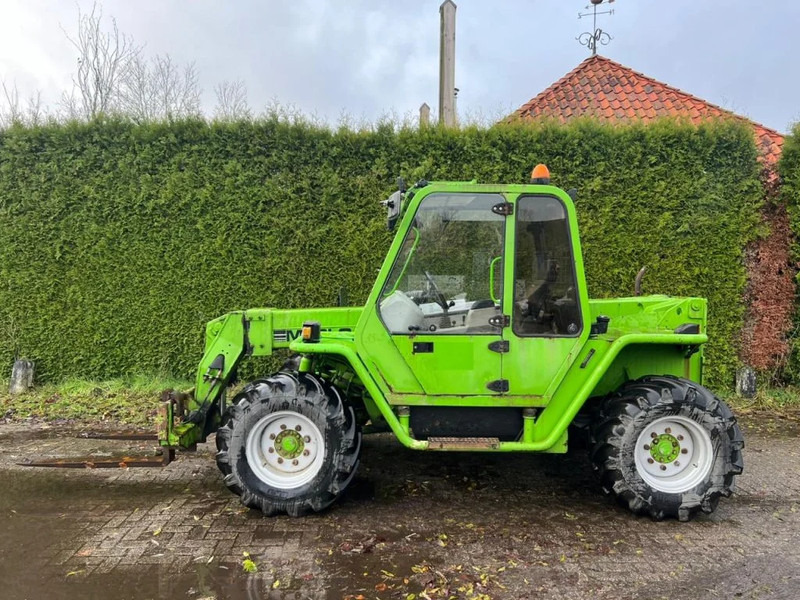 Merlo P35.7 EVT Perkins Diesel 3.5 ton Verreiker - Teleskopiskais iekrāvējs: foto 4 Merlo P35.7 EVT Perkins Diesel 3.5 ton Verreiker - Teleskopiskais iekrāvējs: foto 4