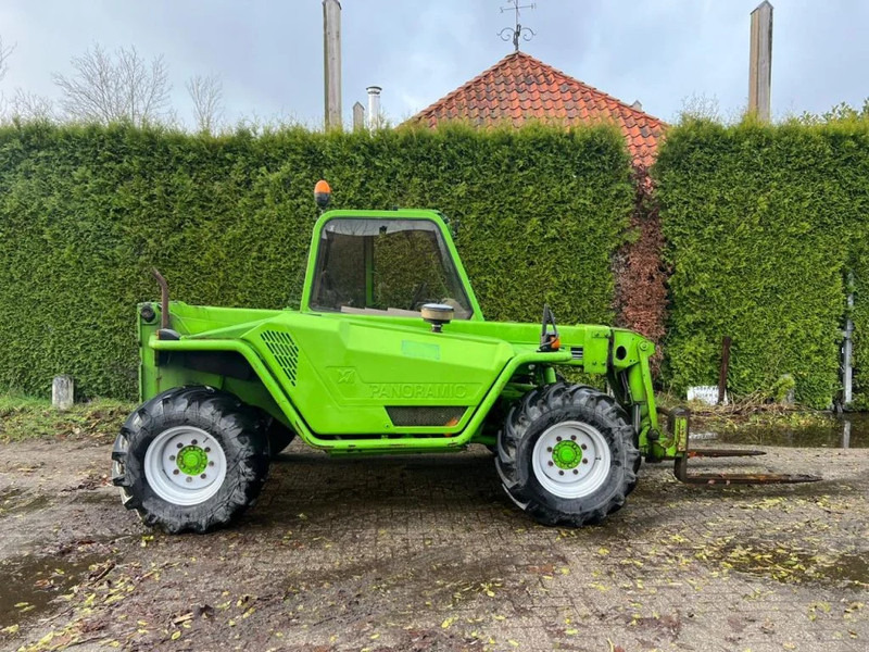 Merlo P35.7 EVT Perkins Diesel 3.5 ton Verreiker - Teleskopiskais iekrāvējs: foto 2 Merlo P35.7 EVT Perkins Diesel 3.5 ton Verreiker - Teleskopiskais iekrāvējs: foto 2