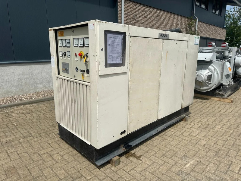 Perkins Leroy Somer 26 kVA Silent generatorset ex Emergency ! 1096 hours - Elektroģenerators: foto 2 Perkins Leroy Somer 26 kVA Silent generatorset ex Emergency ! 1096 hours - Elektroģenerators: foto 2