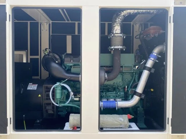 Volvo TAD 1642 GE Stamford 650 kVA Supersilent generatorset New ! - Elektroģenerators: foto 2 Volvo TAD 1642 GE Stamford 650 kVA Supersilent generatorset New ! - Elektroģenerators: foto 2