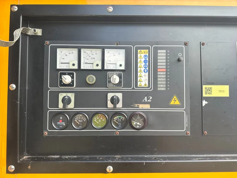 Volvo TWD 1210 G SDMO Leroy Somer 300 kVA Silent generatorset - Elektroģenerators: foto 4 Volvo TWD 1210 G SDMO Leroy Somer 300 kVA Silent generatorset - Elektroģenerators: foto 4
