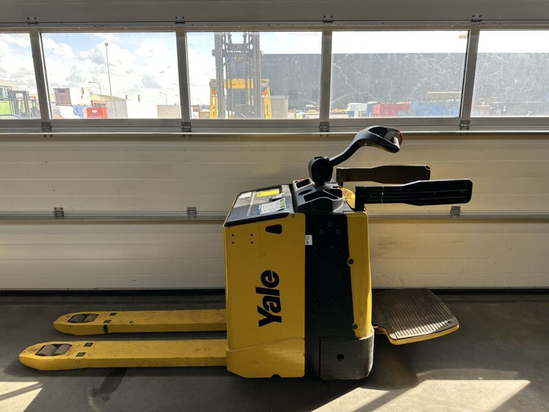 Yale MP 20 X FBW 2 ton Palletwagen Elektra Pallettruck Meerijder - Rokas palešu ratiņi: foto 4 Yale MP 20 X FBW 2 ton Palletwagen Elektra Pallettruck Meerijder - Rokas palešu ratiņi: foto 4