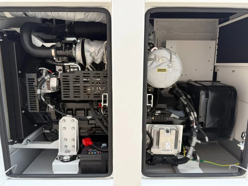 Yanmar Stage 5 Yanmar 45 kVA Silent Rental generatorset - Elektroģenerators: foto 4 Yanmar Stage 5 Yanmar 45 kVA Silent Rental generatorset - Elektroģenerators: foto 4