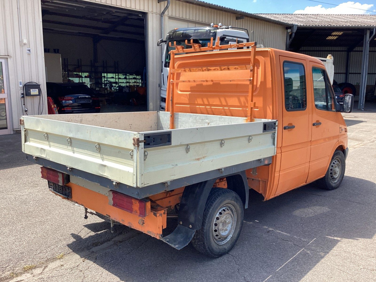 Mercedes-Benz Sprinter Pritsche Doka 211 CDI - Automašīna ar kravas platformu, Kravas-pasažieru furgons: foto 4 Mercedes-Benz Sprinter Pritsche Doka 211 CDI - Automašīna ar kravas platformu, Kravas-pasažieru furgons: foto 4
