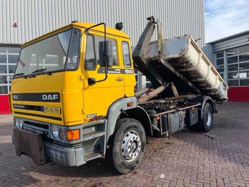 DAF 1900 F HAAKARM - Konteineru vedējs/ Kravas automašīna ar noņemamā virsbūve: foto 1 DAF 1900 F HAAKARM - Konteineru vedējs/ Kravas automašīna ar noņemamā virsbūve: foto 1