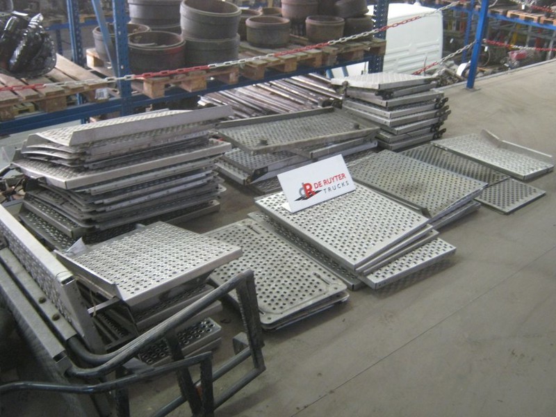 DAF BORDES PLATEN EN ALUMINIUM DELEN - Virsbūve un ārpuse - Kravas automašīna: foto 2 DAF BORDES PLATEN EN ALUMINIUM DELEN - Virsbūve un ārpuse - Kravas automašīna: foto 2