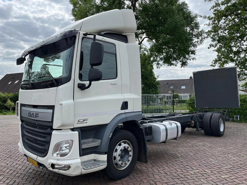 DAF CF 260 CF 260 FA CHASSIS CABINE EURO 6 - Šasija kravas automašīna: foto 1 DAF CF 260 CF 260 FA CHASSIS CABINE EURO 6 - Šasija kravas automašīna: foto 1