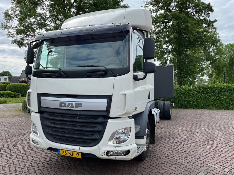 DAF CF 260 CF 260 FA CHASSIS CABINE EURO 6 - Šasija kravas automašīna: foto 2 DAF CF 260 CF 260 FA CHASSIS CABINE EURO 6 - Šasija kravas automašīna: foto 2