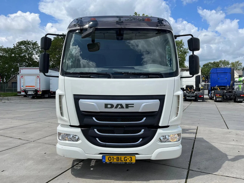 DAF LF 230 FA - Kravas auto ar manipulatoru: foto 4 DAF LF 230 FA - Kravas auto ar manipulatoru: foto 4