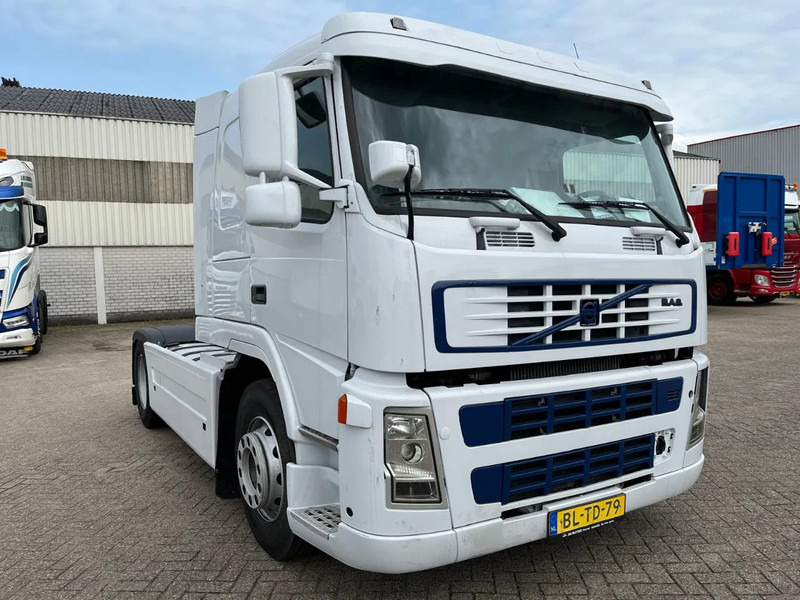 Volvo FM 9 MOTOR DEFECT (motor start wel maar kan niet rijden) - Vilcējs: foto 4 Volvo FM 9 MOTOR DEFECT (motor start wel maar kan niet rijden) - Vilcējs: foto 4