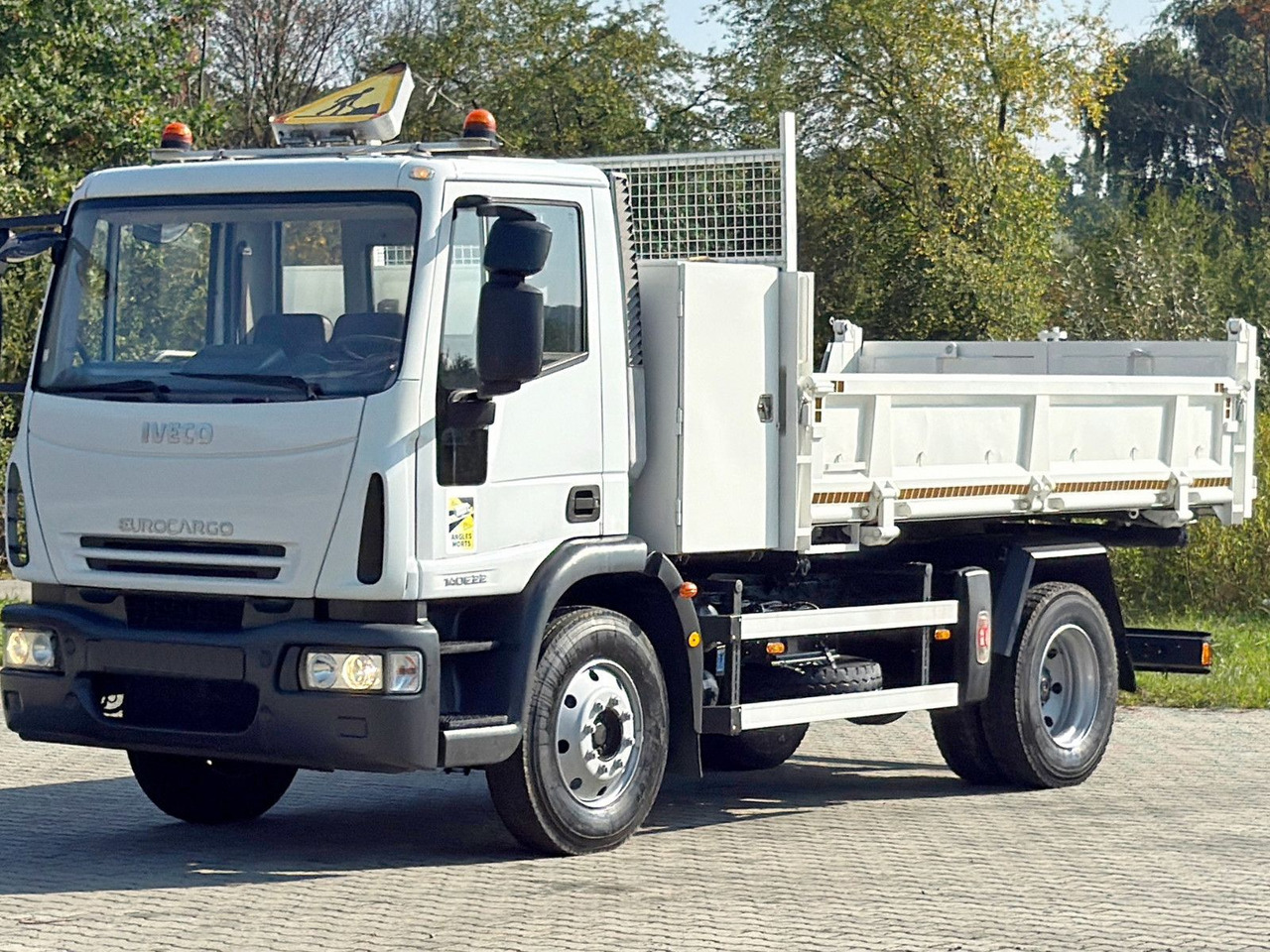 Iveco EUROCARGO 140E22* KIPPER 5,00 m* TOPZUSTAND - Kravas automašīna pašizgāzējs: foto 5 Iveco EUROCARGO 140E22* KIPPER 5,00 m* TOPZUSTAND - Kravas automašīna pašizgāzējs: foto 5