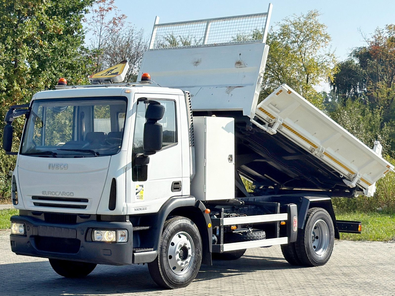 Iveco EUROCARGO 140E22* KIPPER 5,00 m* TOPZUSTAND - Kravas automašīna pašizgāzējs: foto 3 Iveco EUROCARGO 140E22* KIPPER 5,00 m* TOPZUSTAND - Kravas automašīna pašizgāzējs: foto 3
