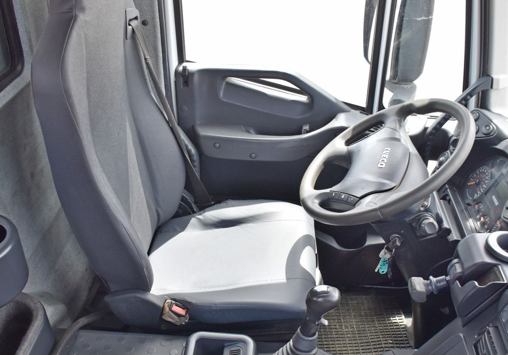 Iveco TRAKKER 360 * Kipper 5,60m* KRAN /FUNK * 6x4  līzingu Iveco TRAKKER 360 * Kipper 5,60m* KRAN /FUNK * 6x4: foto 12