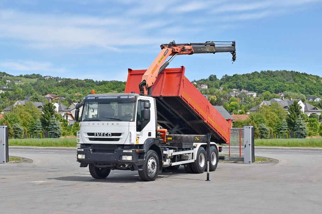 Iveco TRAKKER 360 * Kipper 5,60m* KRAN /FUNK * 6x4 - Kravas auto ar manipulatoru, Kravas automašīna pašizgāzējs: foto 2 Iveco TRAKKER 360 * Kipper 5,60m* KRAN /FUNK * 6x4 - Kravas auto ar manipulatoru, Kravas automašīna pašizgāzējs: foto 2