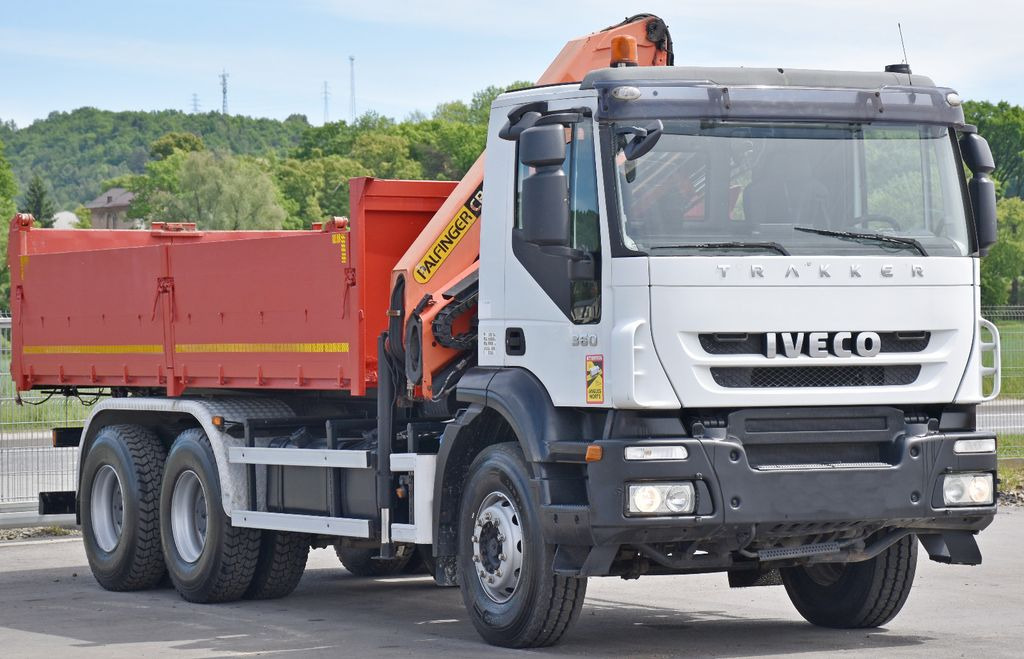 Iveco TRAKKER 360 * Kipper 5,60m* KRAN /FUNK * 6x4 - Kravas auto ar manipulatoru, Kravas automašīna pašizgāzējs: foto 3 Iveco TRAKKER 360 * Kipper 5,60m* KRAN /FUNK * 6x4 - Kravas auto ar manipulatoru, Kravas automašīna pašizgāzējs: foto 3