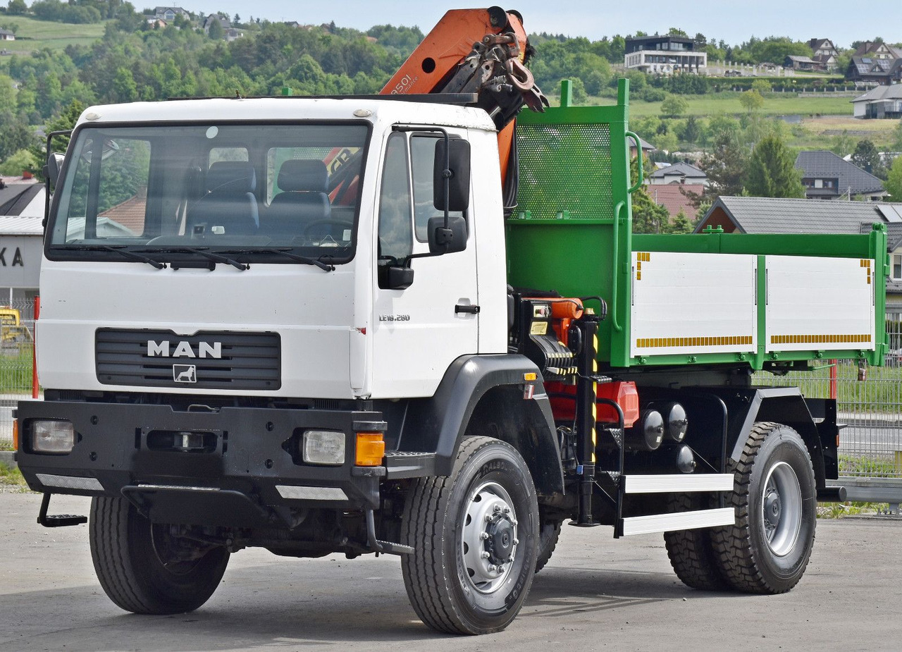 MAN LE 18.280 Kipper 3,70 m + PK 9501 /4x4 - Kravas automašīna pašizgāzējs, Kravas auto ar manipulatoru: foto 4 MAN LE 18.280 Kipper 3,70 m + PK 9501 /4x4 - Kravas automašīna pašizgāzējs, Kravas auto ar manipulatoru: foto 4