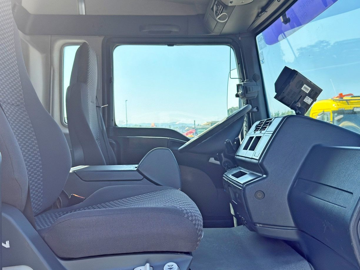 Kravas automašīna pašizgāzējs, Kravas auto ar manipulatoru MAN TGA 33.350 * BORDMATIC  *6x4 * TOPZUSTAND: foto 11