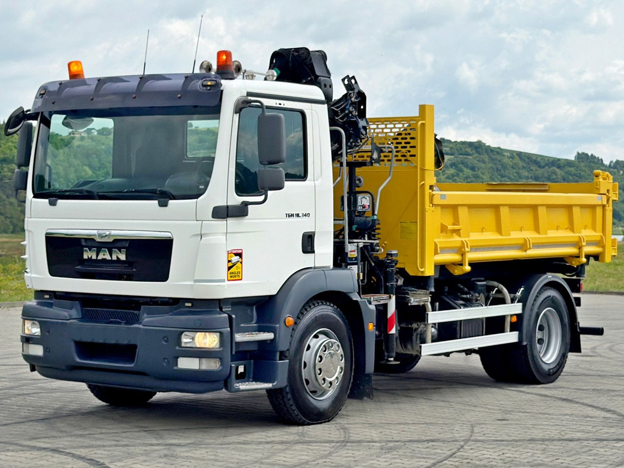MAN TGM 18.340* KIPPER 4,05m*HIAB 111 B-2 HIDUO/FUNK - Kravas automašīna pašizgāzējs, Kravas auto ar manipulatoru: foto 5 MAN TGM 18.340* KIPPER 4,05m*HIAB 111 B-2 HIDUO/FUNK - Kravas automašīna pašizgāzējs, Kravas auto ar manipulatoru: foto 5