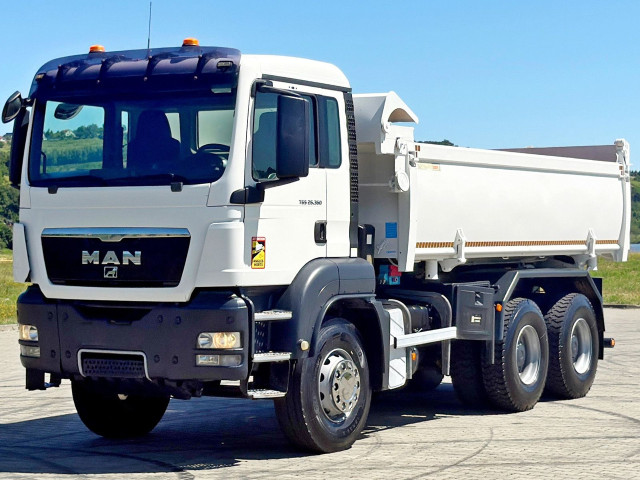 MAN TGS 26.360 Kipper 5,20 m + BORDMATIC / 6x4 - Kravas automašīna pašizgāzējs, Kravas auto ar manipulatoru: foto 5 MAN TGS 26.360 Kipper 5,20 m + BORDMATIC / 6x4 - Kravas automašīna pašizgāzējs, Kravas auto ar manipulatoru: foto 5